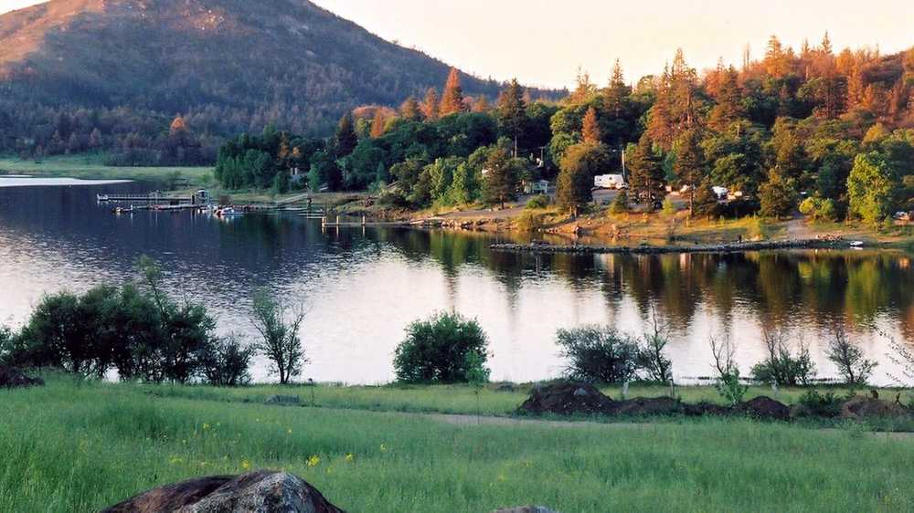 Tackle store and restaurant - Picture of Lake Cuyamaca, Julian - Tripadvisor