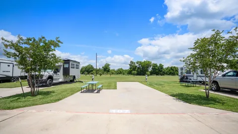 Back-In Standard RV Site — image 2 of 6