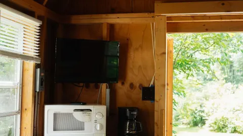 Trout Creek Cottage — image 2 of 6