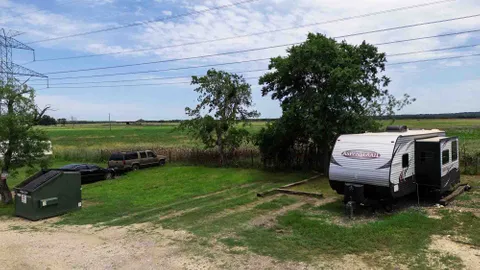Premium Full Hookup Back-in RV Site — image 2 of 3
