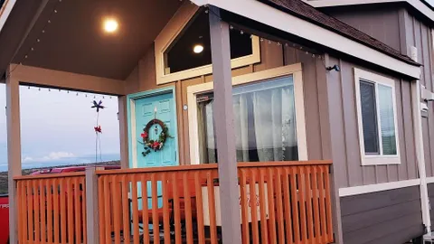 Miranda's Retro Cabin - lot 59 — image 1 of 11