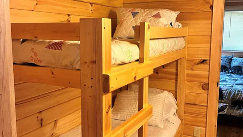 Lakehouse Resort Twins Retreat Sierra 1 Rend Lake — image 2 of 15
