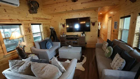 Owner's Cabin — image 13 of 13