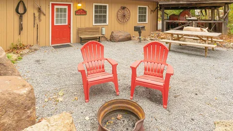 Down on the Farm Vacation Rentals — image 2 of 15