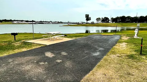 Deluxe Water Front Back In — image 6 of 6