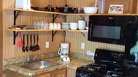Deluxe Cabin — image 2 of 7