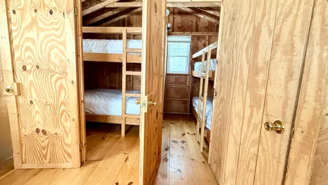 Bear Necessity Cabin 49 - Sleeps 6 — image 16 of 16