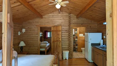 C03 Quail Cabin — image 15 of 15