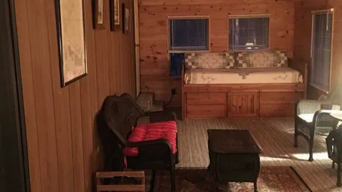 Pine Lodge — image 2 of 7
