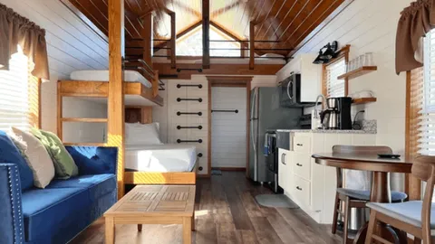 Tea Cup Cottage (Q & 2T) — image 8 of 8