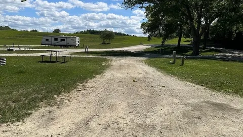 Pull Through 30/50 AMP RV Site — image 1 of 1