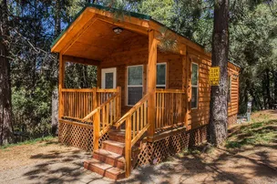 Yosemite Pines RV Resort and Family Lodging – photo 3