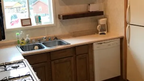 Sunset Vacation Rental — image 2 of 7