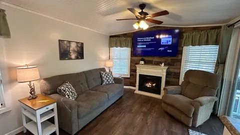 Woodland Cabin — image 11 of 11