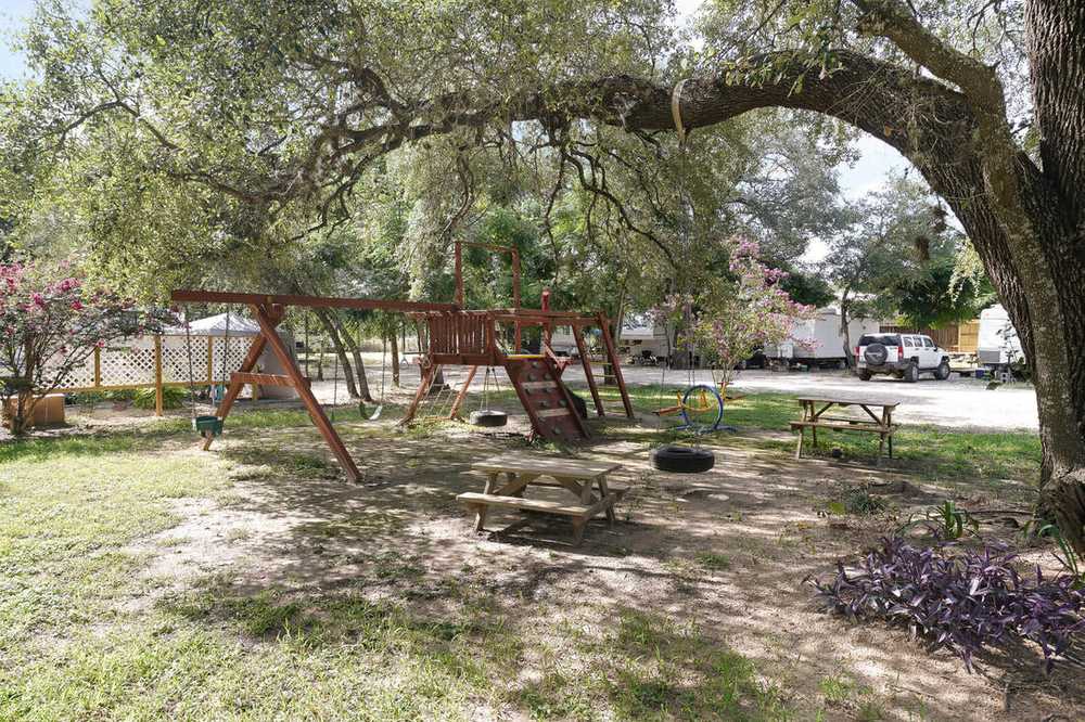 Shady Oaks RV Park - Photo 2