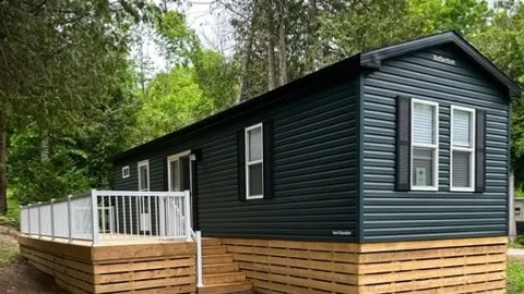 3 Bedroom Resort Cottage — image 2 of 7