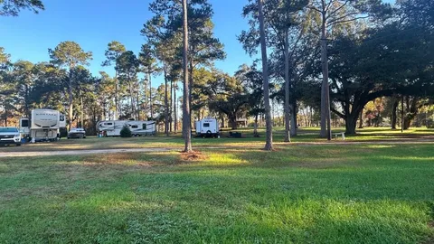 30/50 Amp Full Hookup — image 2 of 5