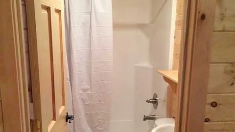 Deluxe Cottage — image 2 of 4