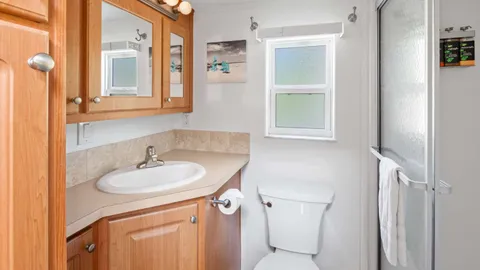 Keys Cottage with Sleeping Loft Sleeps 7 — image 9 of 9