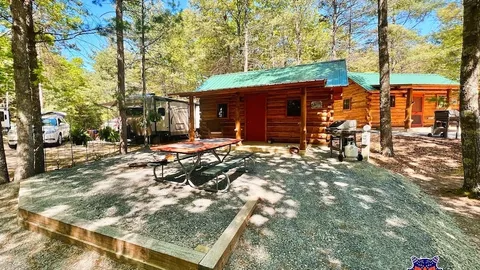 Cabin — image 1 of 1