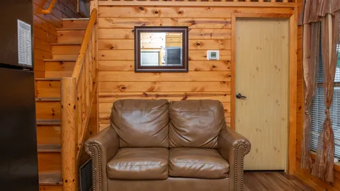Yakky Doodle™ Cabin — image 2 of 9