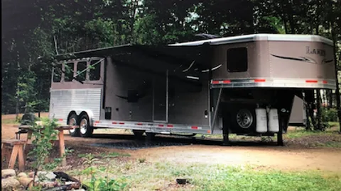 Camper — image 1 of 5