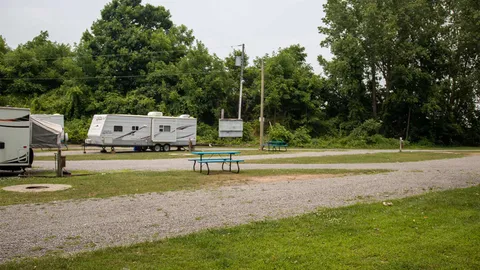 Full Hookup 30amp RV Site — image 1 of 5