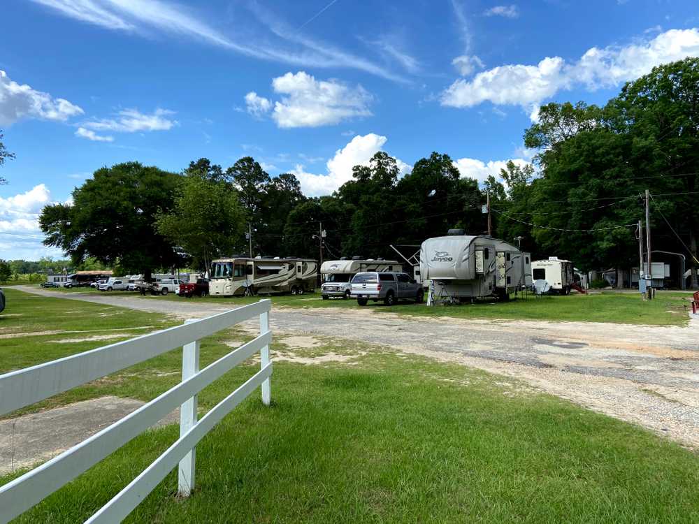 Branching Pines RV Park, Fort Mitchell, Alabama - Photo 4