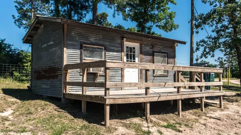 Cabin 6 - Small — image 2 of 8
