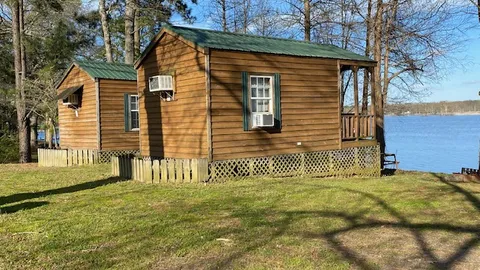 Basic Cabin — image 1 of 5
