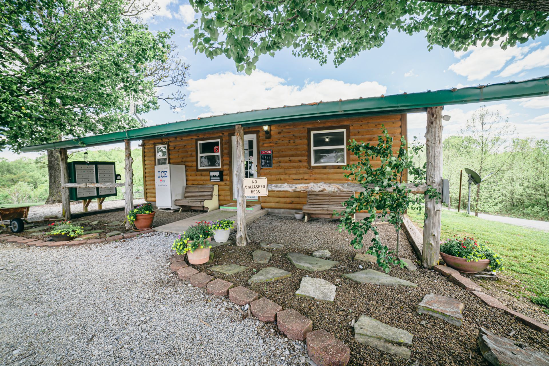 NWA Hideaway