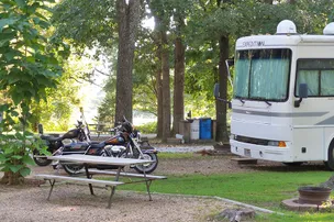 Shady Oaks Campground & RV Park – photo 3