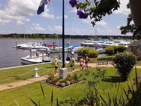 River's Rest Marina & Resort campground