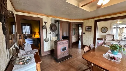 Main House — image 2 of 14