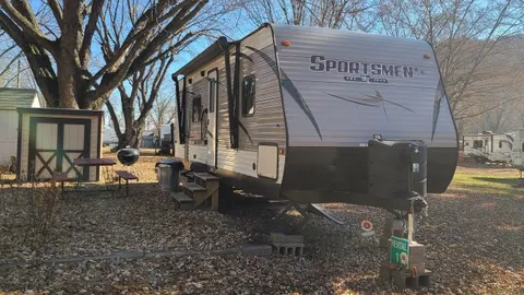 Rental Camper - Sleeps 6 — image 2 of 2