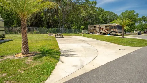 Elite Back-In Full Hookup RV Site — image 3 of 3