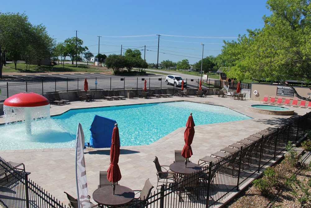 Sun Retreats Texas Hill Country - Photo 2