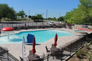 HIL Sun Retreats Texas Hill Country – photo 2