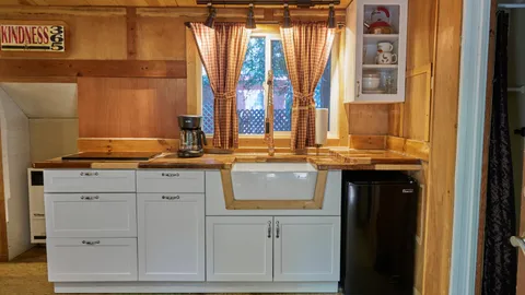 1 Room Cabin W/ Kitchen — image 7 of 7