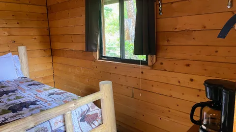 Deluxe Cabin 1 — image 2 of 5