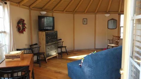 Yurt — image 2 of 6