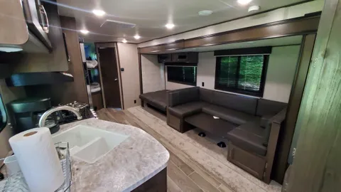 Jayco 28ft — image 2 of 6