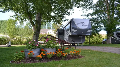 30/50 Amp Pull Thru FHU RV Site (Big Rig Friendly) — image 2 of 4