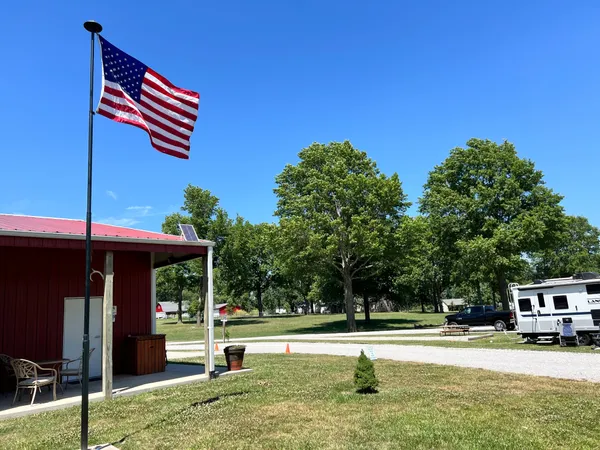A Country Charm RV & Cabins, Hamilton, Missouri campground