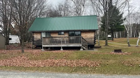 Cottage — image 1 of 4