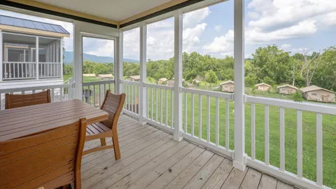 Scenic View Deluxe Cottages - 2 Bedroom — image 2 of 18