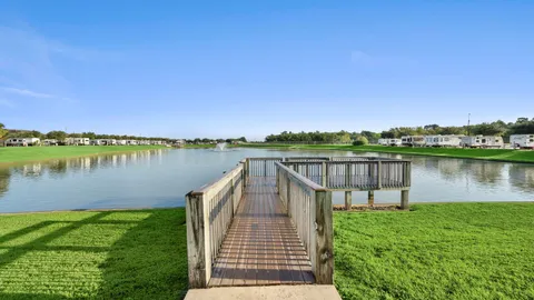 20x30 Premium Back-In Lake — image 2 of 3