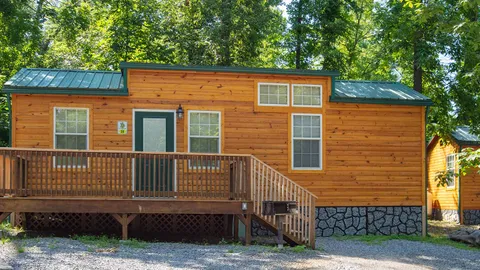 2 Bedroom Luxury Cottage — image 2 of 13