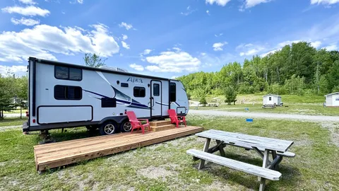 Cozy Family RV stay with kitchen & bathroom, AC — image 8 of 8