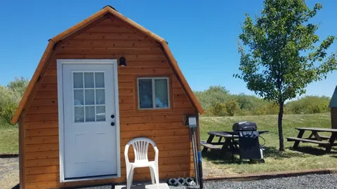 Cabin — image 1 of 2